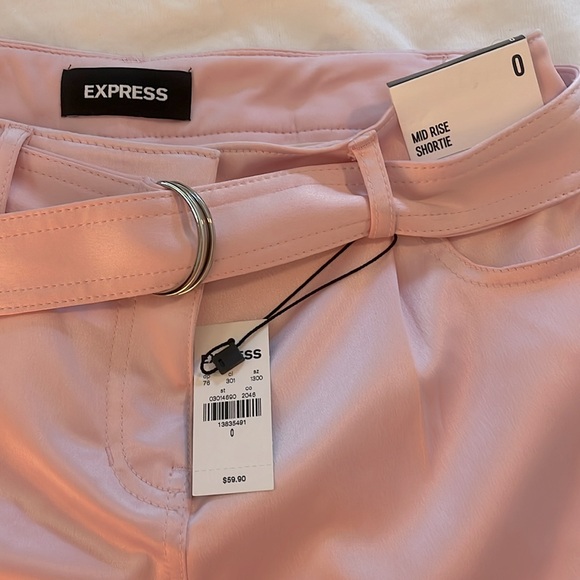 Express Mid Rise Satin-look shorts Size 0 - Picture 2 of 4